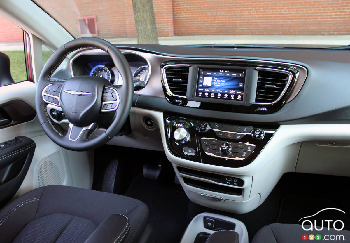 Chrysler Grand Caravan 2021, intérieur